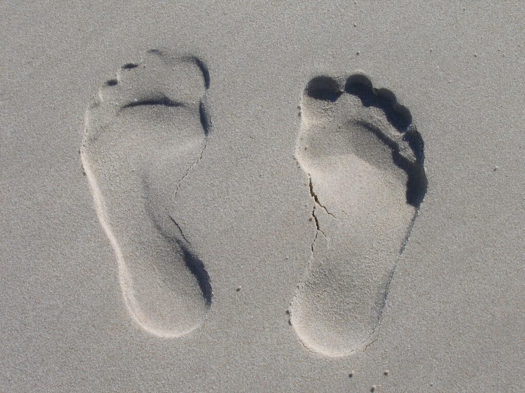 sand, imprint, feet-289225.jpg